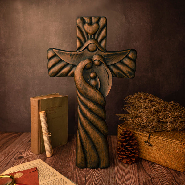 Holzikonendekoration der Heiligen Familie, Josef, Maria, Jesuskind, geschnitztes Holzkreuz, Wanddekoration
