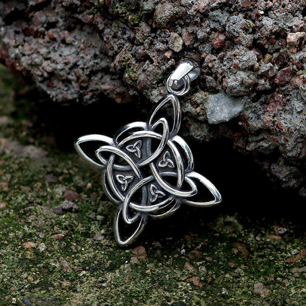 Pendentif celtique en acier inoxydable Triquetra