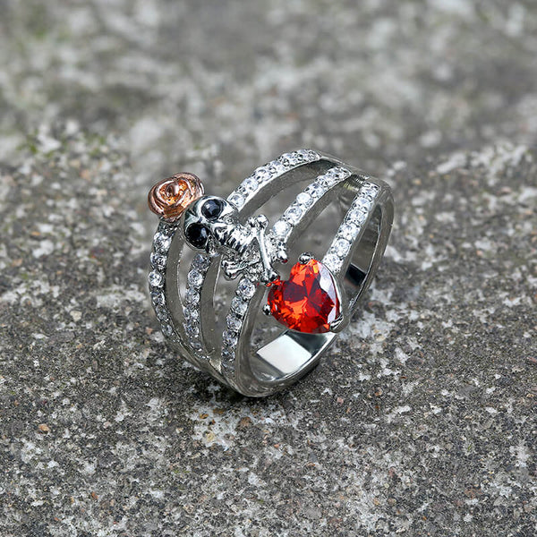 Bague de fiançailles en laiton rose avec tête de mort et diamants