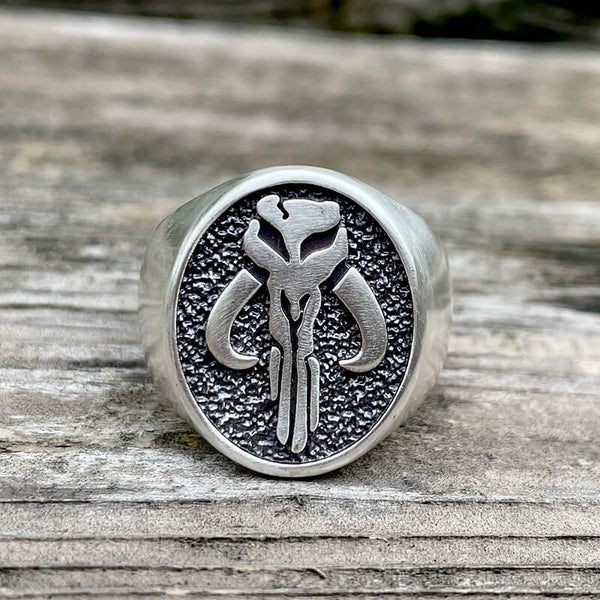 Bague tête de mort en argent sterling avec symbole mandalorien