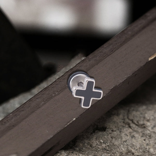 Einfacher Kreuz-Ohrring aus Edelstahl