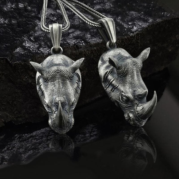 Collier en étain pur rhinocéros sauvage